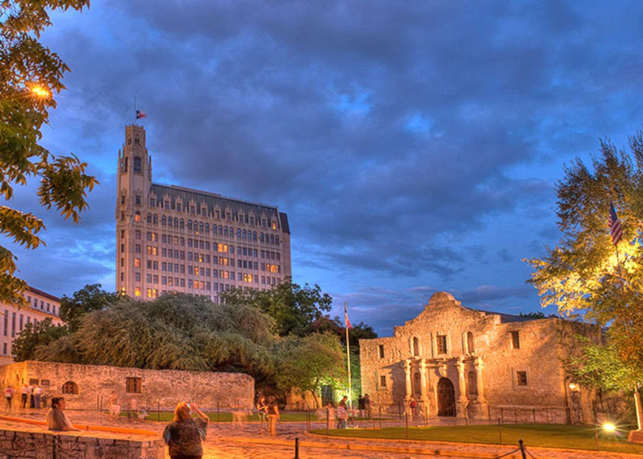 The Emily Morgan Hotel - A Doubletree By Hilton San Antonio Buitenkant foto