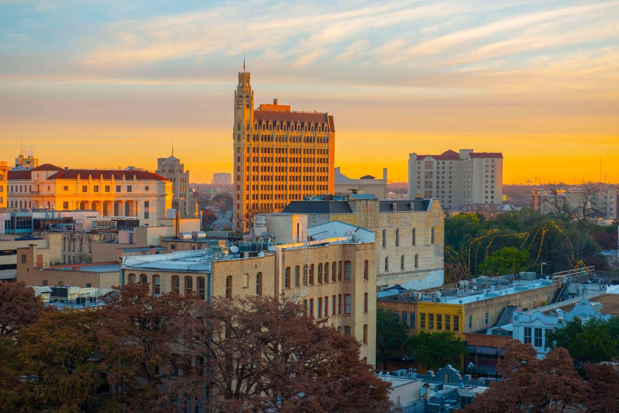 The Emily Morgan Hotel - A Doubletree By Hilton San Antonio Buitenkant foto